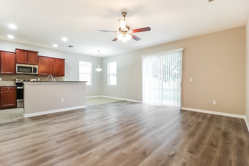 1,925/Mo, 1133 Lauren Manor Loop Ruskin, FL 33570 Living Room View 2