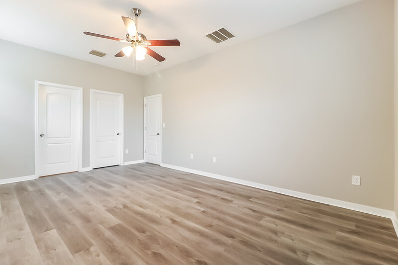 1,925/Mo, 1133 Lauren Manor Loop Ruskin, FL 33570 Main Bedroom View 2