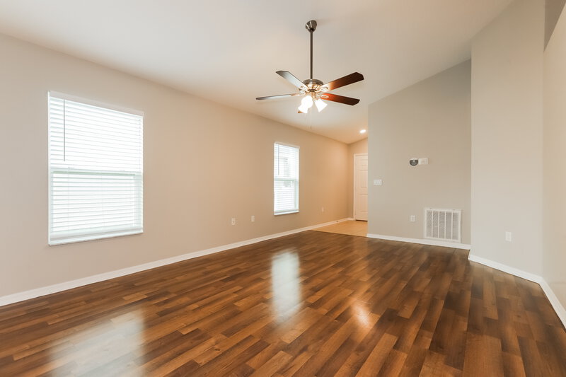 2,060/Mo, 13310 Kent Bradley St Dade City, FL 33525 Living Room View