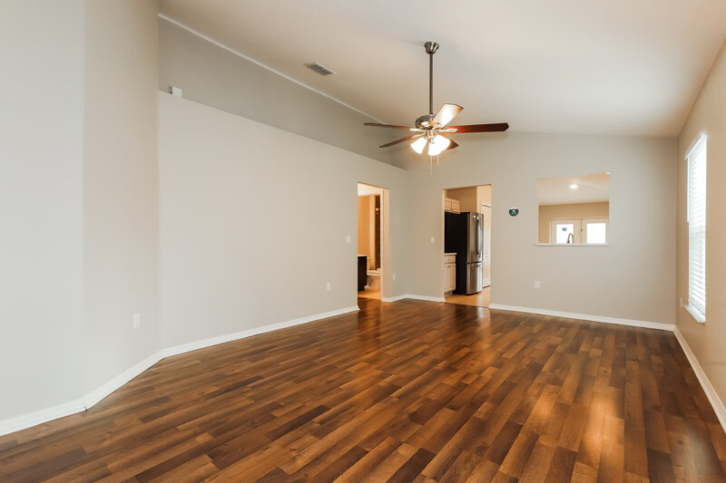 2,060/Mo, 13310 Kent Bradley St Dade City, FL 33525 Living Room View 2