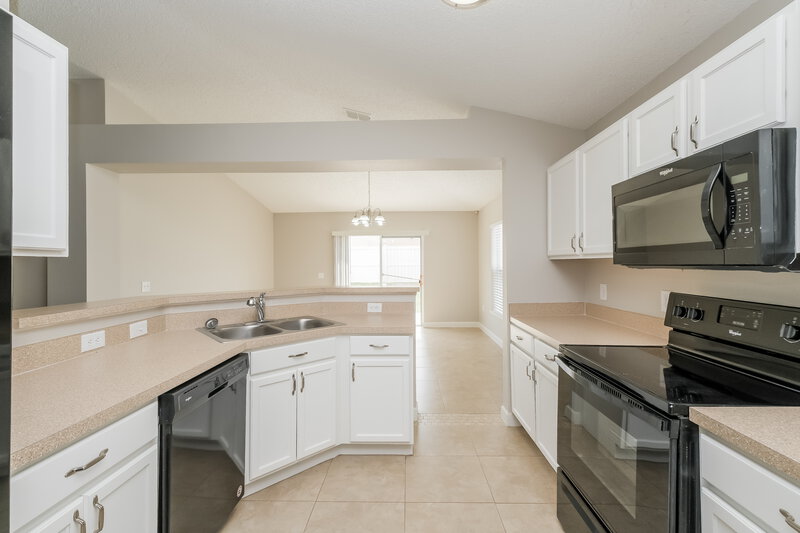 2,175/Mo, 10447 Fly Fishing St Riverview, FL 33569 Kitchen View