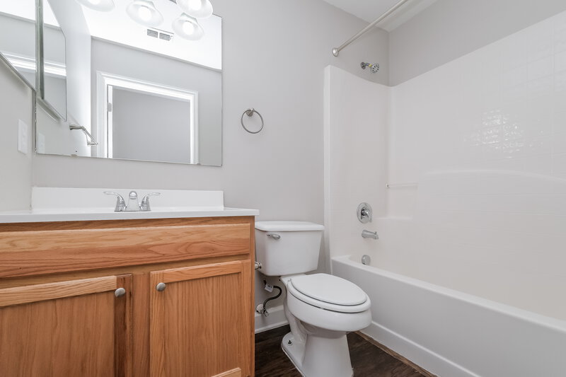 2,175/Mo, 10447 Fly Fishing St Riverview, FL 33569 Bathroom View