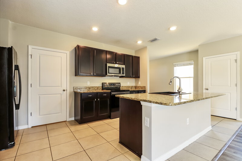 2,455/Mo, 10988 Carlton Fields Dr Riverview, FL 33579 Kitchen View 3