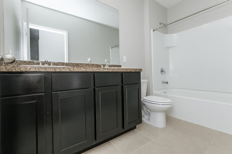 3,045/Mo, 10988 Carlton Fields Dr Riverview, FL 33579 Bathroom View 2
