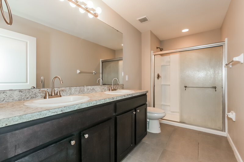 2,310/Mo, 7442 Tuscan Bay Cir Wesley Chapel, FL 33545 Main Bathroom View