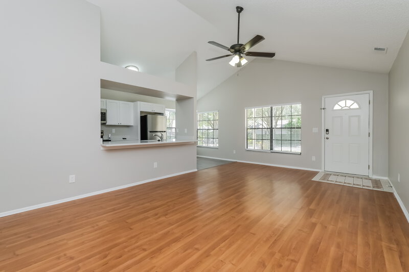 2,255/Mo, 508 Sheridan Dr Palm Harbor, FL 34684 Living Room View