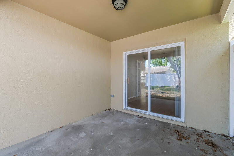 2,255/Mo, 508 Sheridan Dr Palm Harbor, FL 34684 Covered Patio View