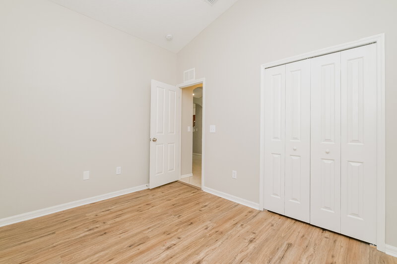 2,525/Mo, 1046 Crimson Clover Ln Zephyrhills, FL 33543 Bedroom View 2