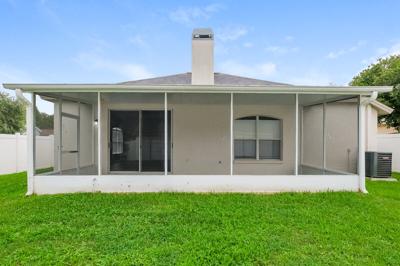 2,525/Mo, 1046 Crimson Clover Ln Zephyrhills, FL 33543 Rear View