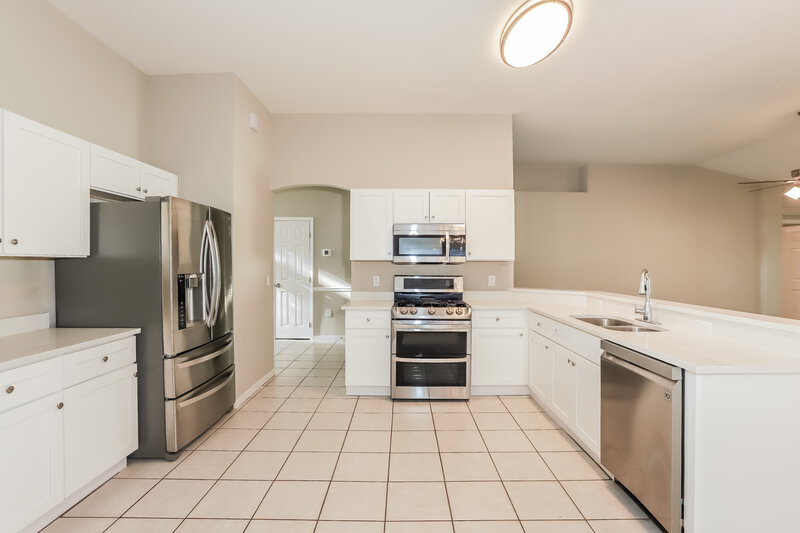 2,455/Mo, 1616 Hulett Dr Brandon, FL 33511 Kitchen View