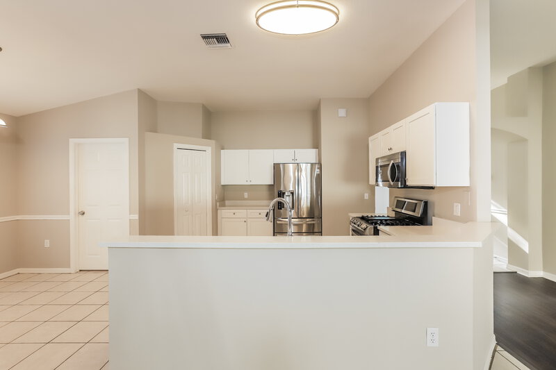2,455/Mo, 1616 Hulett Dr Brandon, FL 33511 Kitchen View 3