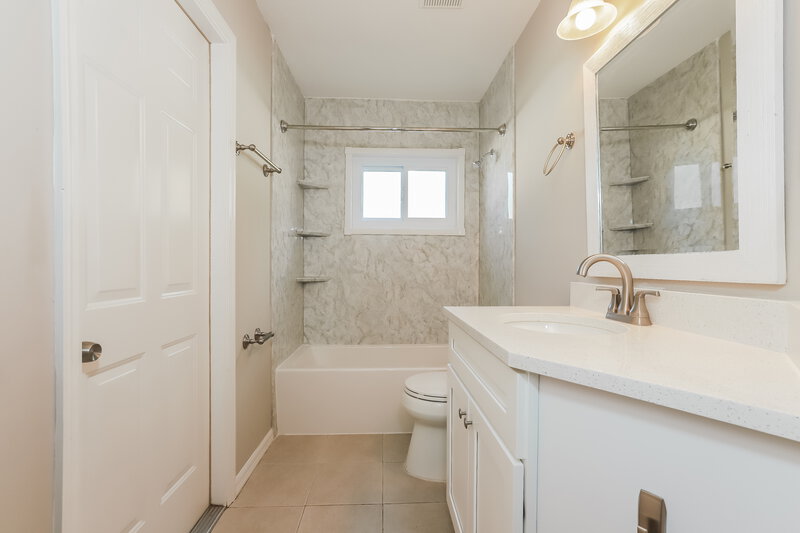 2,455/Mo, 1616 Hulett Dr Brandon, FL 33511 Main Bathroom View 3