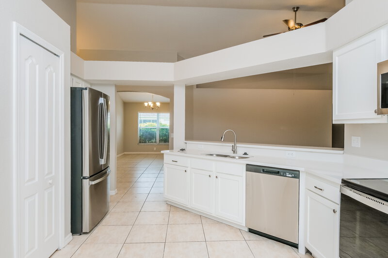 2,550/Mo, 24902 Gun Smoke Dr Land O Lakes, FL 34639 Kitchen View