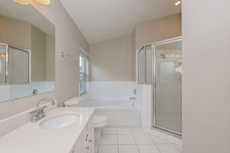 2,550/Mo, 24902 Gun Smoke Dr Land O Lakes, FL 34639 Main Bathroom View