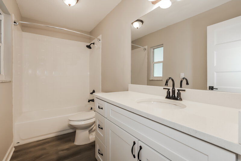 2,195/Mo, 2117 Intervista Ln Valrico, FL 33594 Main Bathroom View