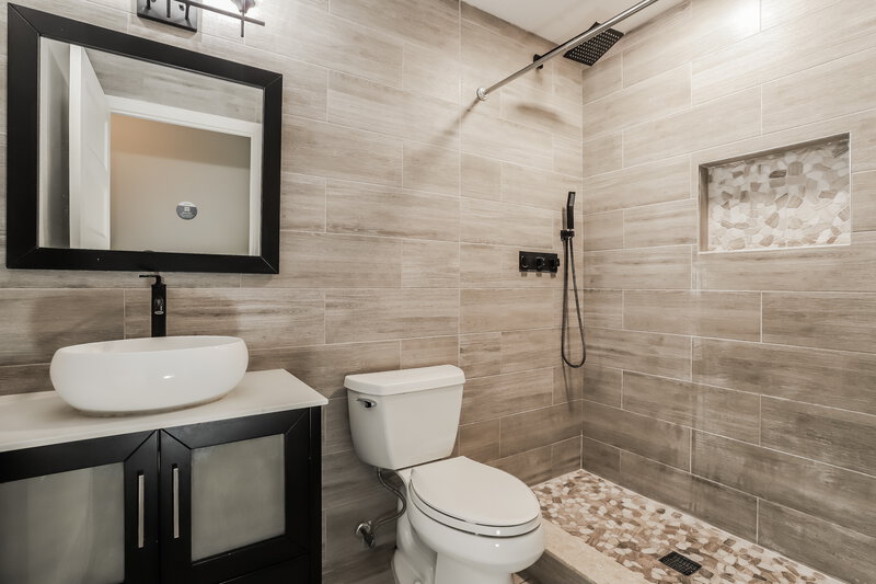 2,195/Mo, 2117 Intervista Ln Valrico, FL 33594 Bathroom View