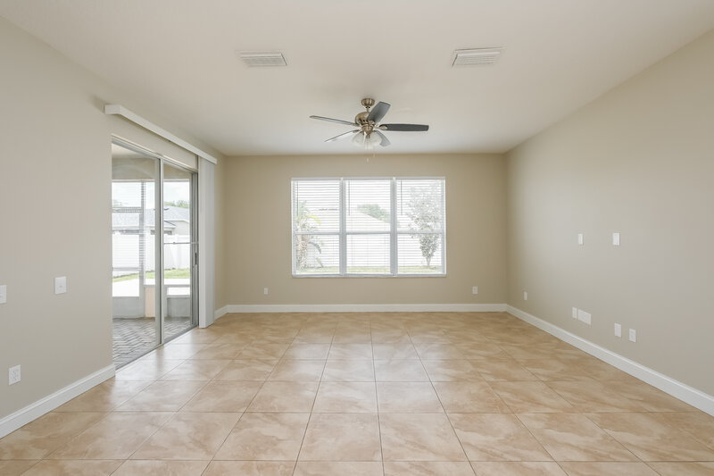 2,645/Mo, 11305 Misty Isle Ln Riverview, FL 33579 Family Room View