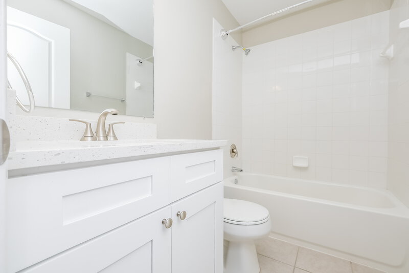 2,645/Mo, 11305 Misty Isle Ln Riverview, FL 33579 Bathroom View