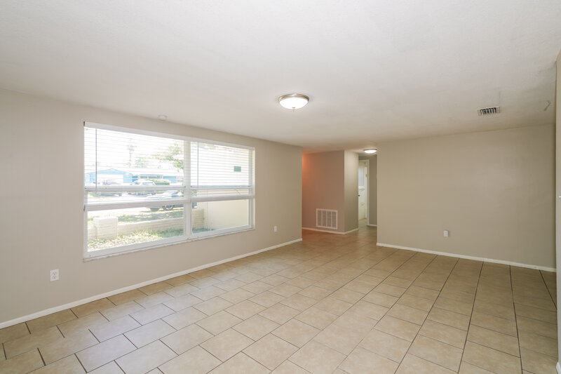 1,940/Mo, 10933 Felsdale Ave Port Richey, FL 34668 Living Room View 2