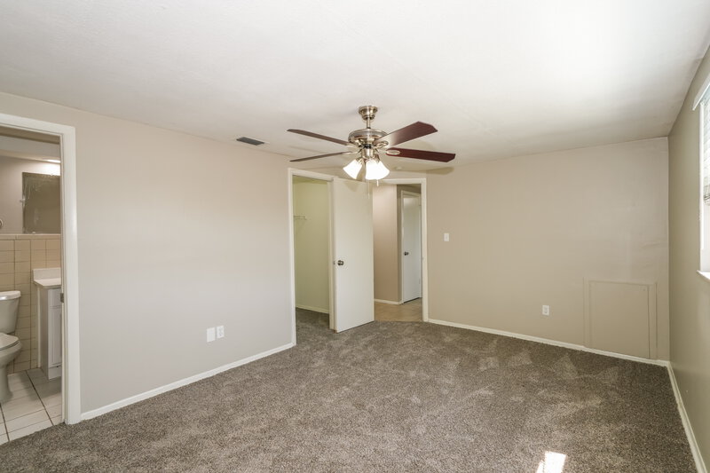 1,940/Mo, 10933 Felsdale Ave Port Richey, FL 34668 Main Bedroom View 2