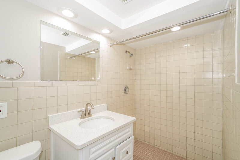 1,940/Mo, 10933 Felsdale Ave Port Richey, FL 34668 Bathroom View