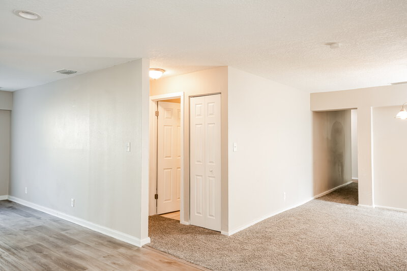 3,620/Mo, 1607 E Idell St Tampa, FL 33604 Hallway View