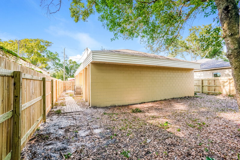 3,620/Mo, 1607 E Idell St Tampa, FL 33604 Rear View