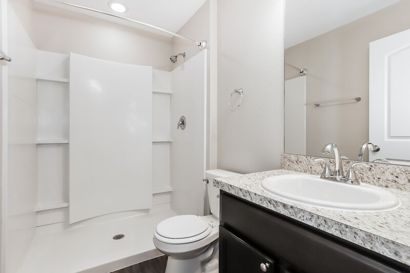1,585/Mo, 26493 Anthony Ave Brooksville, FL 34602 Main Bathroom View