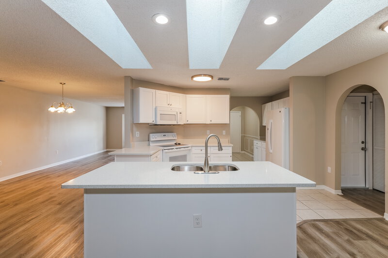 2,075/Mo, 8613 Bridgewater Dr New Port Richey, FL 34655 Kitchen View