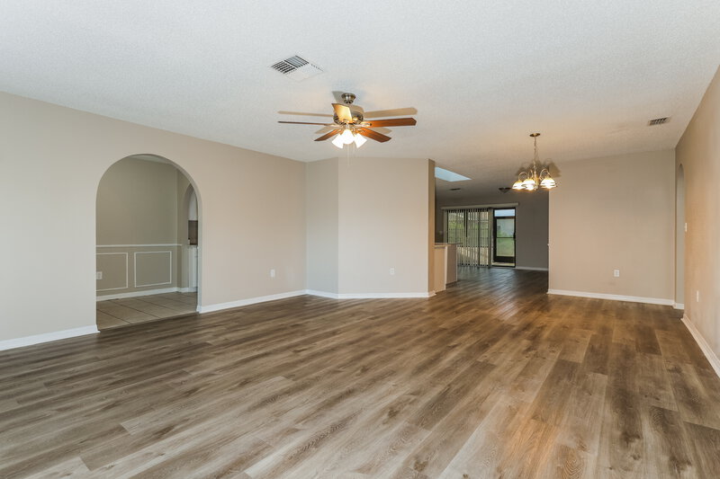 2,075/Mo, 8613 Bridgewater Dr New Port Richey, FL 34655 Family Room View