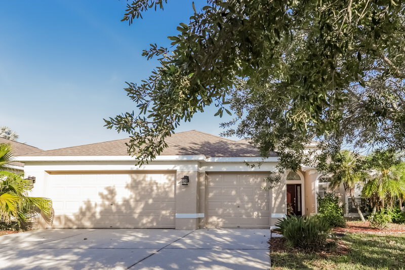 2,450/Mo, 506 York Dale Dr Ruskin, FL 33570 External View