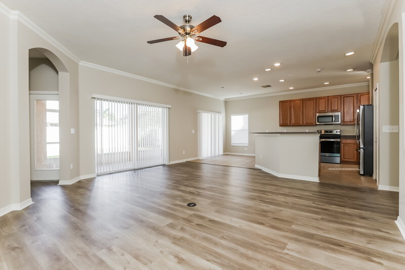 2,450/Mo, 506 York Dale Dr Ruskin, FL 33570 Living Room View