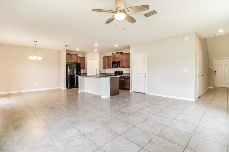 2,725/Mo, 10153 Golden Wonder Ln Riverview, FL 33578 Living Room View
