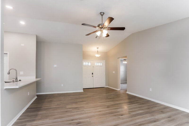 3,610/Mo, 12873 Pineway Dr Largo, FL 33773 Living Room View