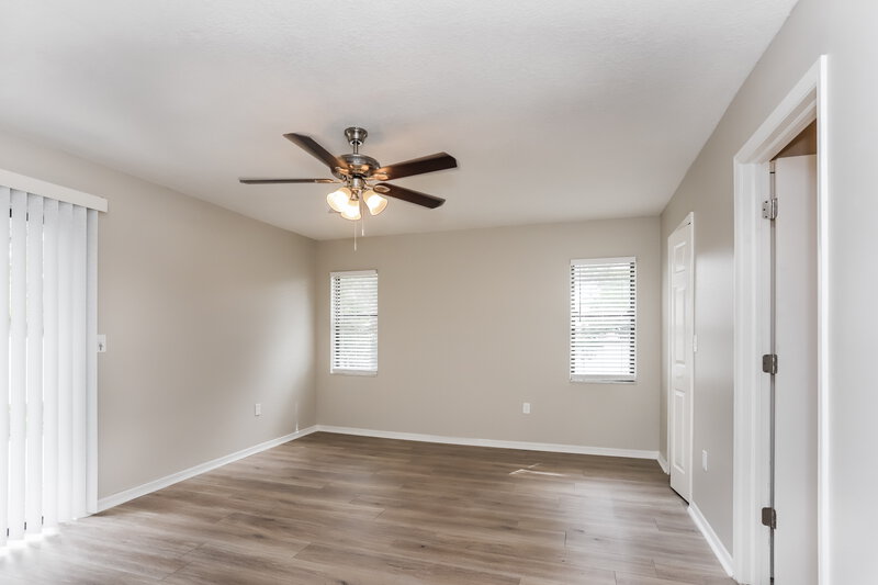 3,610/Mo, 12873 Pineway Dr Largo, FL 33773 Main Bedroom View
