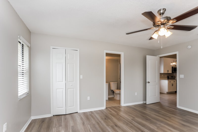 3,610/Mo, 12873 Pineway Dr Largo, FL 33773 Main Bedroom View 2