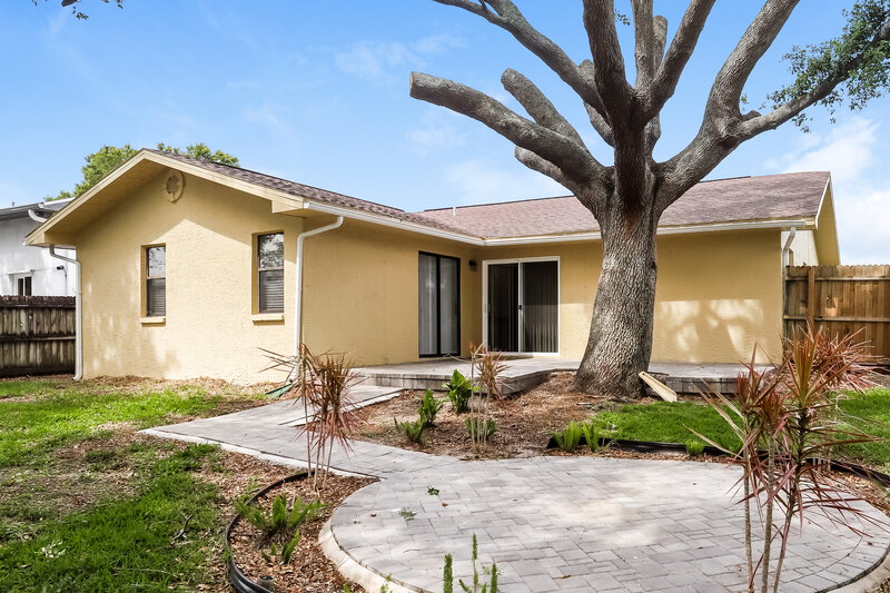 3,610/Mo, 12873 Pineway Dr Largo, FL 33773 Rear View
