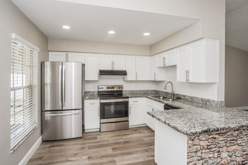 2,530/Mo, 14007 Ridgedale Way Tampa, FL 33625 Kitchen View