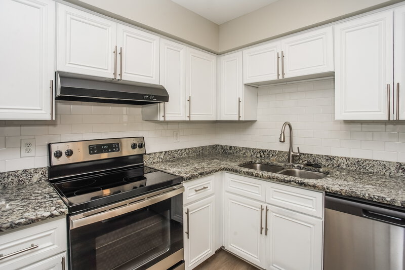 2,530/Mo, 14007 Ridgedale Way Tampa, FL 33625 Kitchen View 2