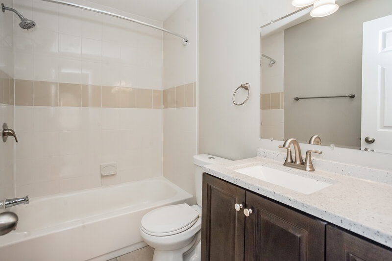 2,530/Mo, 14007 Ridgedale Way Tampa, FL 33625 Main Bathroom View