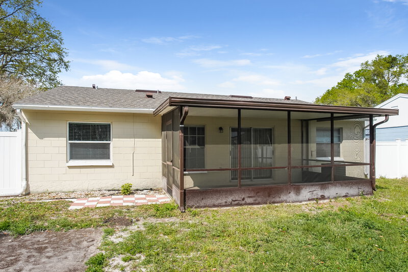 2,530/Mo, 14007 Ridgedale Way Tampa, FL 33625 Rear View