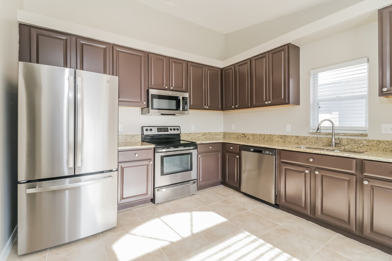 2,195/Mo, 4726 Limerick Dr Tampa, FL 33610 Kitchen View