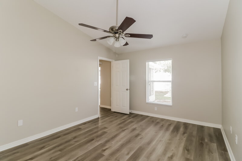 2,195/Mo, 4726 Limerick Dr Tampa, FL 33610 Main Bedroom View 2