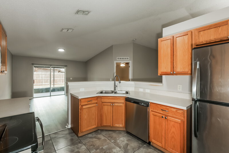 2,320/Mo, 10403 Fly Fishing St Riverview, FL 33569 Kitchen View 2