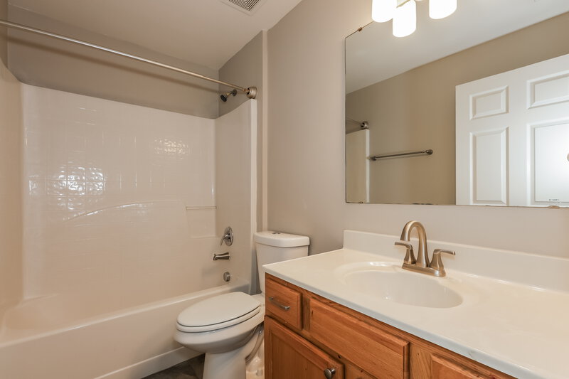2,320/Mo, 10403 Fly Fishing St Riverview, FL 33569 Bathroom View