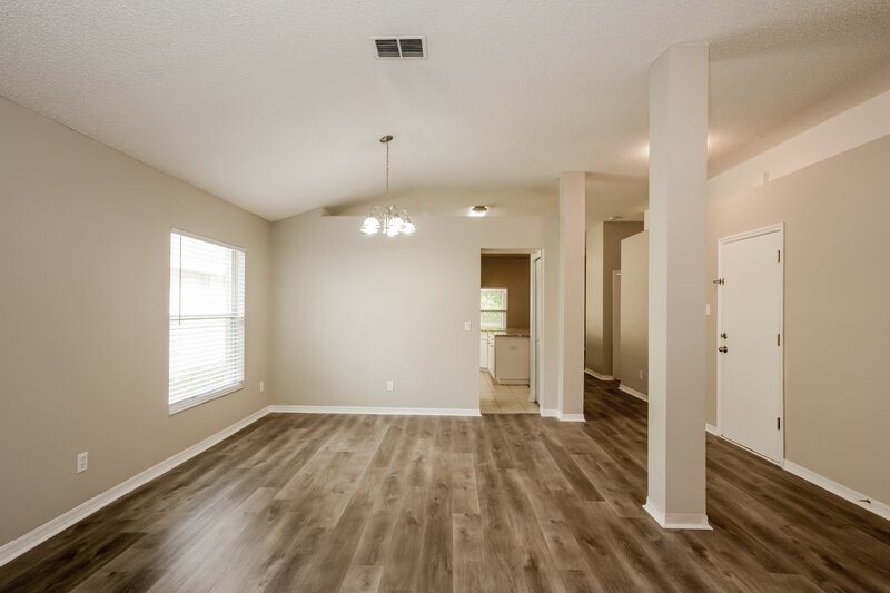 2,610/Mo, 10270 Oasis Palm Dr Tampa, FL 33615 Living Room View 2