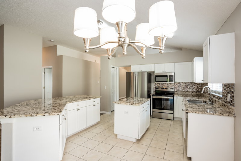 2,610/Mo, 10270 Oasis Palm Dr Tampa, FL 33615 Dining Room View