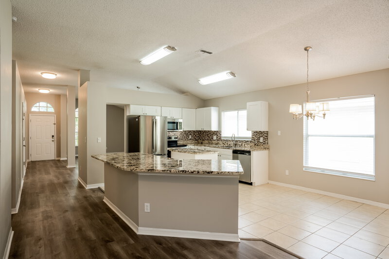 2,610/Mo, 10270 Oasis Palm Dr Tampa, FL 33615 Kitchen View 2