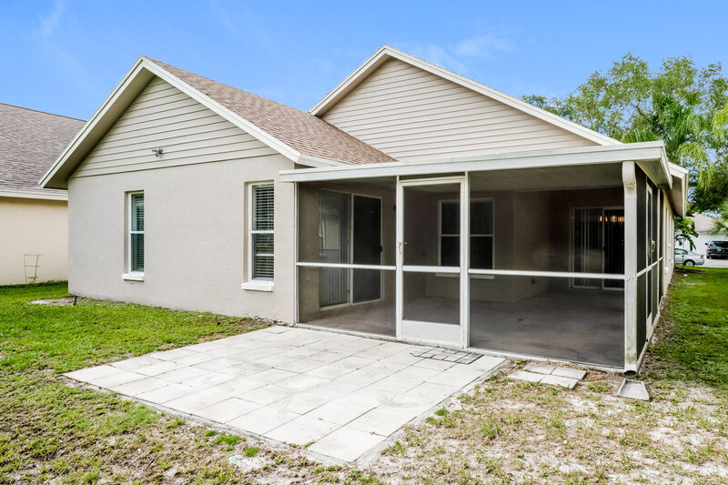 2,610/Mo, 10270 Oasis Palm Dr Tampa, FL 33615 Rear View