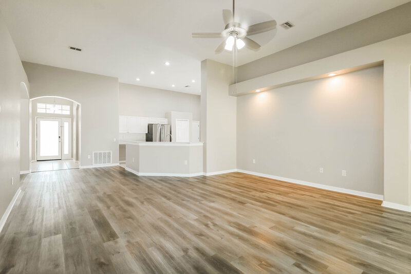 2,205/Mo, 3696 Braemere Dr Spring Hill, FL 34609 Living Room View 2